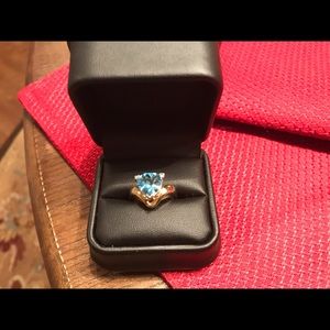 14k Yellow Gold Ladies Blue Topaz Ring